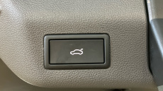 Volkswagen Multivan 2.0 TDI Style 5dr LWB DSG Diesel Estate